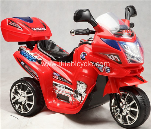 Baby elektrisk tur på motorcykel